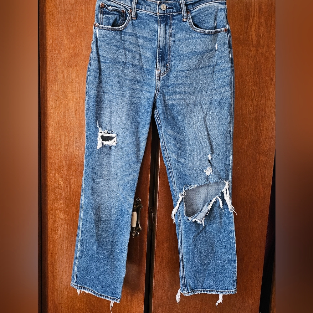 Abercrombie & Fitch Ultra High Rise Ankle- Distressed/Ripped  Size 28/6R - Picture 2 of 10